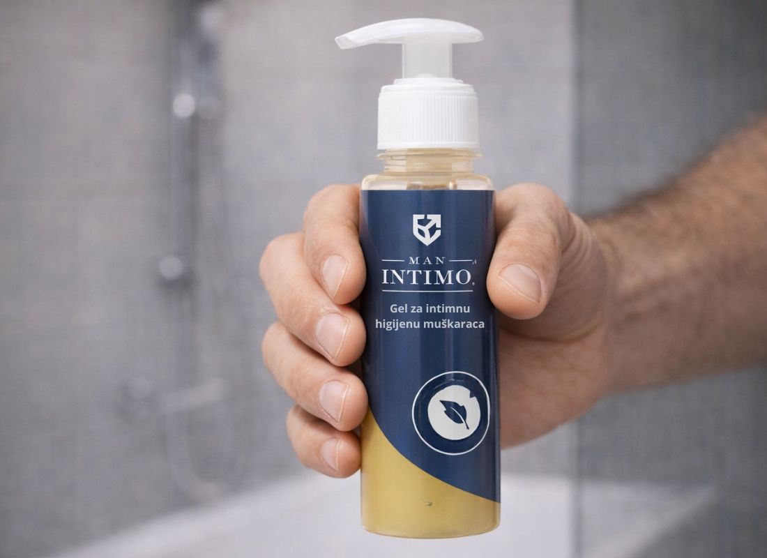 momak drži u kupatilu man intimo gel